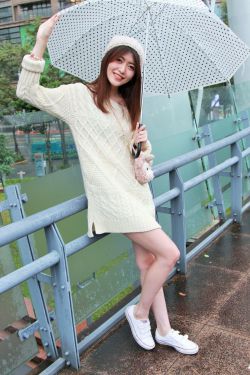 在学校每次下课就要去厕所